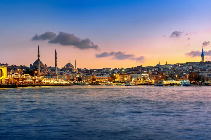 AMBAR TOURS, agence de voyage en Tunisie : voyages organisés, vols & billetterie, hôtels, Omra, visa et voyages à la carte. Devis rapide et assistance 7j/7.